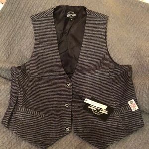 Boys Gray and Black Striped Vest - Size 6 - NWT